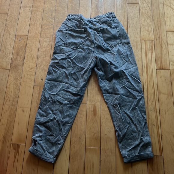 garage light washed grey mom jeans - Picture 3 of 3